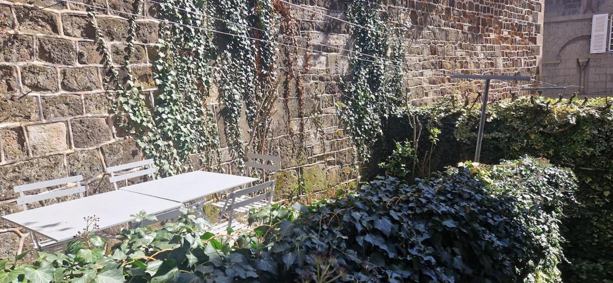 Appartement 120 M² Duplex Coeur Historique Au Calme Le Puy-en-Velay Exterior photo